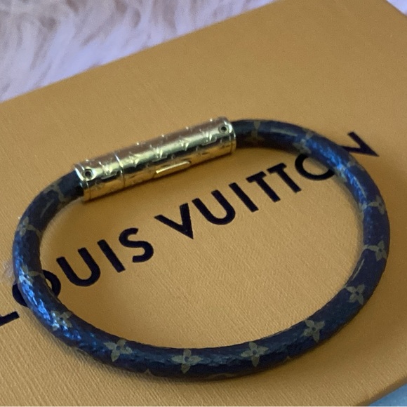 Louis Vuitton authentic monogram bracelet with gold tone clasp - Picture 2 of 6